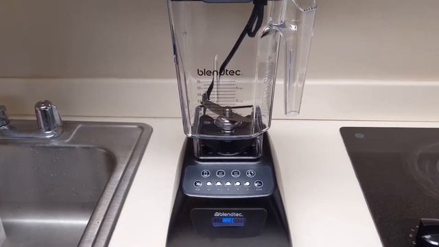 Blendtec Classic 575 Blender | Unboxing & First Impressions