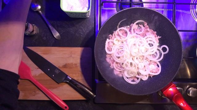 Брюссельская капуста с беконом и паприкой / Как приготовить брюссельскую капусту с беконом смотреть онлайн