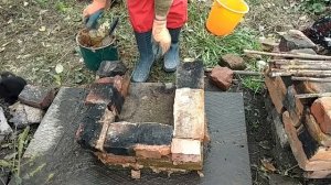 Уличная печка из остатков кирпича