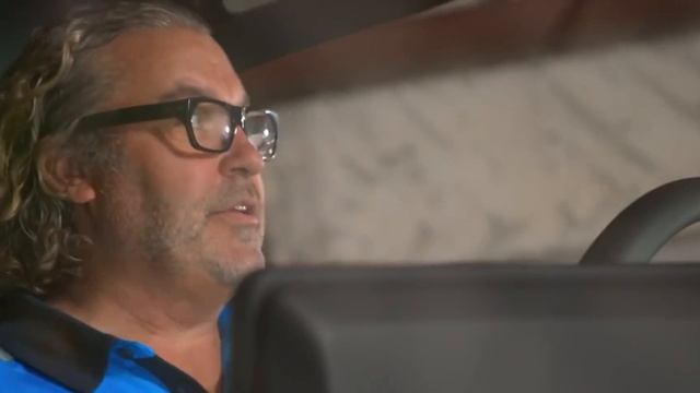 Rivian R1T Portable Kitchen, Amazon Delivery Van Fleet and More: Rivian News Roundup смотреть онлайн