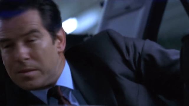 TOMORROW NEVER DIES | Car Chase