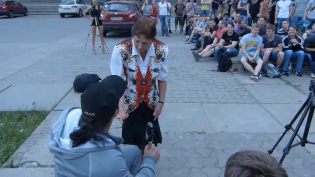 Денис Борисов vs Вахтерша смотреть онлайн