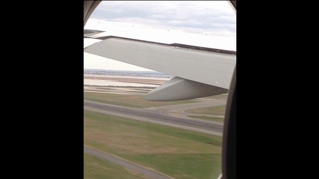 Boeing 777 American Airlines Landing JFK John F. Kennedy Airport