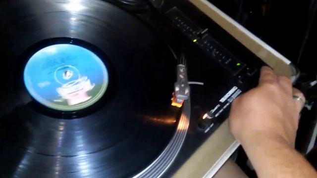 Par de pikups Yahorng Dj 2000SQ + Mixer Heringer VMX200 смотреть онлайн