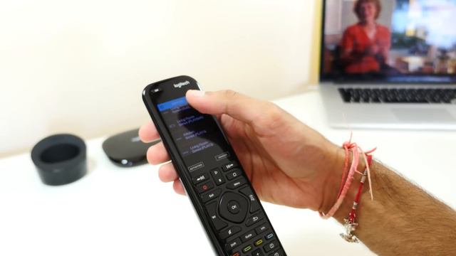 Logitech Harmony Elite - Make your Dumb Home Smart | 4K смотреть онлайн
