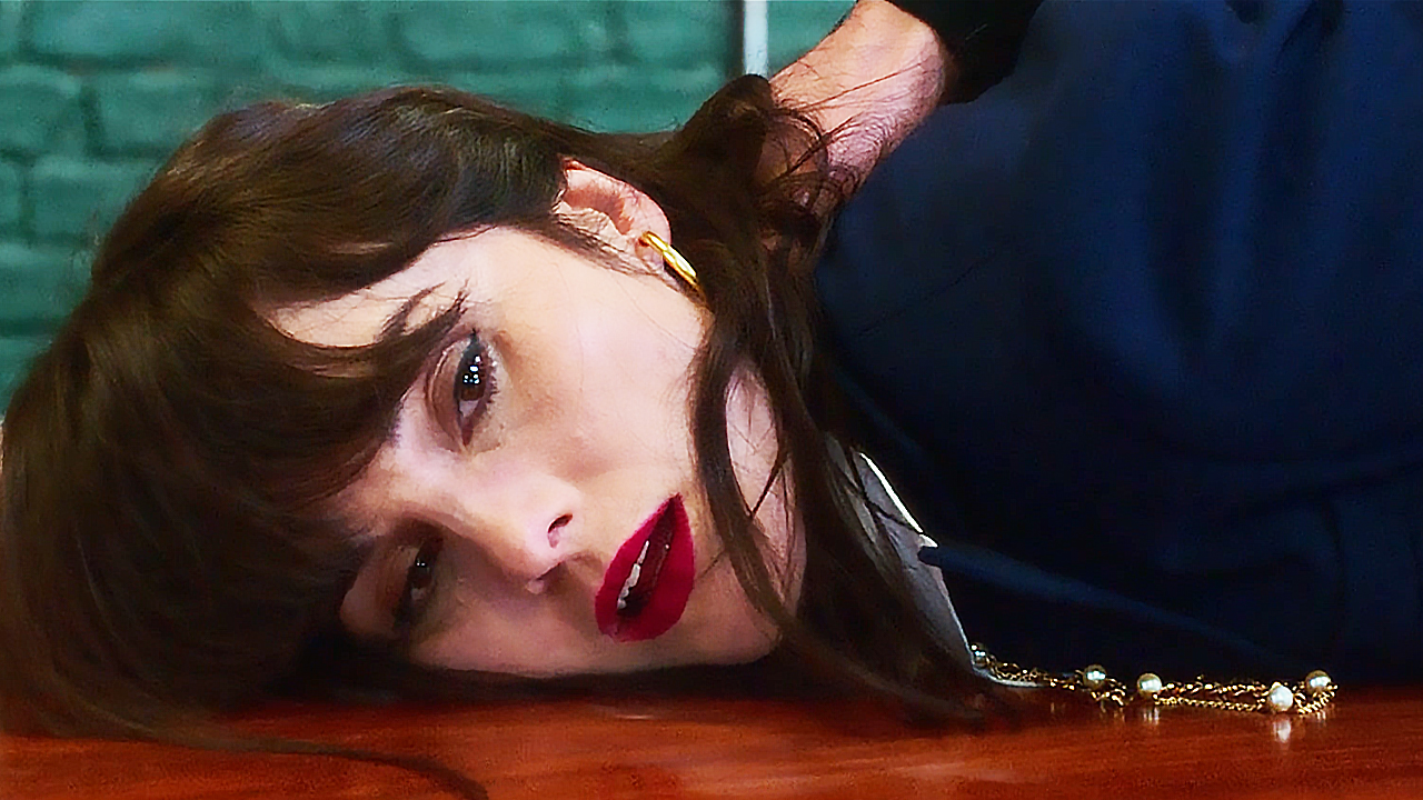 Бандит хотел ОТОМСТИТЬ главе мафии и воспользоваться его женой, но не ожидал его ПОЯВЛЕНИЯ