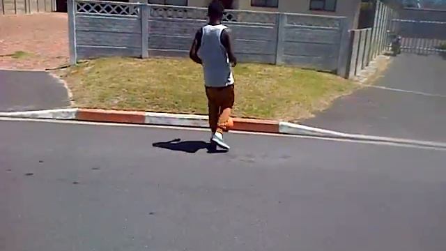 Fatau doing soccer skills смотреть онлайн