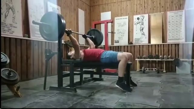 ЖИМ ШТАНГИ ЛЁЖА НА ОДНО ПОВТОРЕНИЕ смотреть онлайн