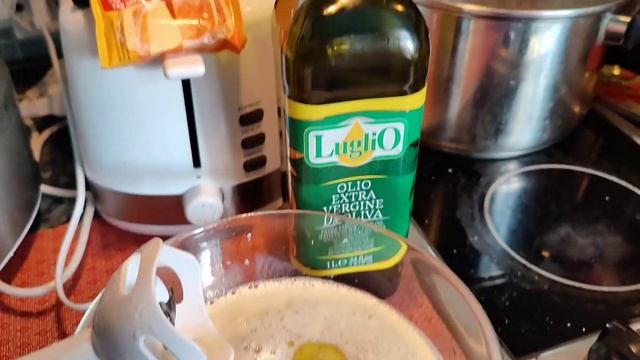 Готовим обед и фруктовые зразы - оладьи с яблоками . Cooking dinner and pancakes with apples. смотреть онлайн