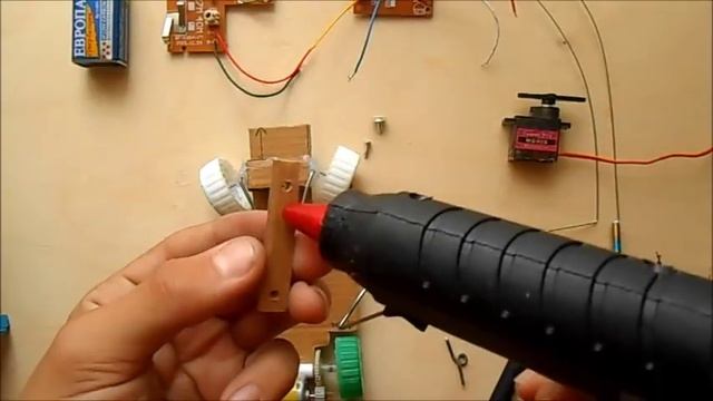 КАК СДЕЛАТЬ МАШИНКУ НА РАДИОУПРАВЛЕНИИ СВОИМИ РУКАМИ