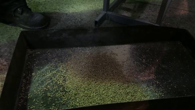 Минигранулятор комбикорма ДНР смотреть онлайн