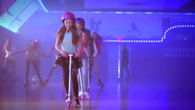 Двухколёсный детский самокат Razor Party Pop с PU колёсами 100 мм и диско-подсветкой - 1 смотреть онлайн