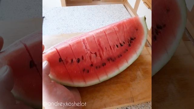 КАК НАРЕЗАТЬ АРБУЗ КРАСИВО НА СТОЛ ПРОСТО И БЫСТРО смотреть онлайн