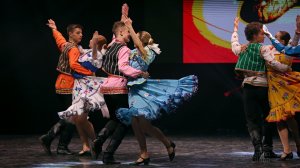 «Ярмарка», ансамбль «Калинка». «Fair», ensemble «Kalinka».