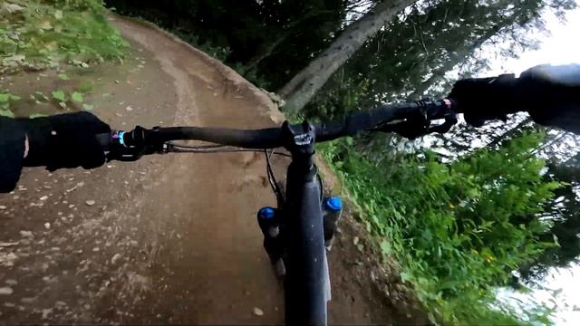 Flowta parhaimmillaan. Loppuun wall ridella piste iin päälle || Åre Bike Park || Cube Stereo one77 смотреть онлайн