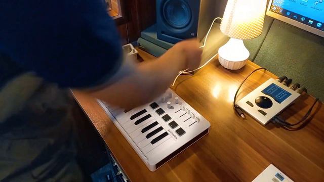 Unboxing Arturia Minilab Mk3 | Arturia Minilab 3 cover смотреть онлайн