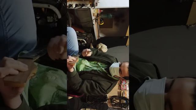 Bir bas gitar topluyoruz смотреть онлайн