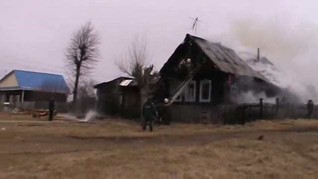 Пожар в поселке Зюзельский 27.04.19 смотреть онлайн