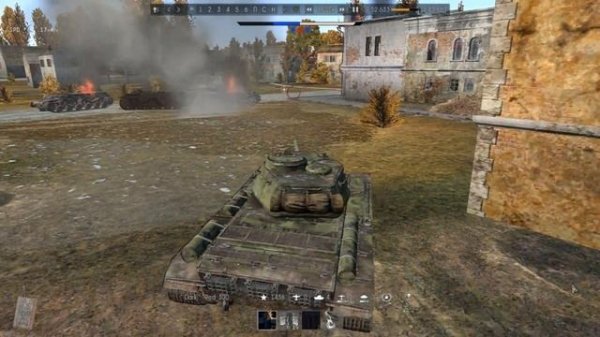 Четыре трупа возле танка!