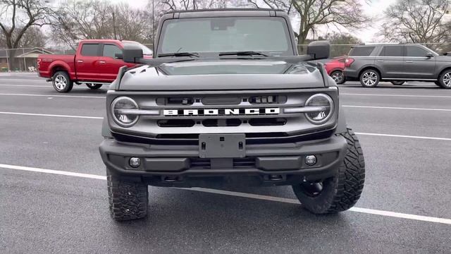 2021 Ford Bronco 2” Lifted on 34s Black on Black Apex Edition смотреть онлайн
