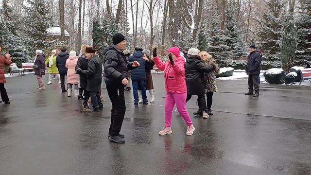 Я ИДУ К ТЕБЕ НАВСТРЕЧУ ❤️ТАНЦЬІ В ПАРКЕ ГОРЬКОГО❤️ ХАРЬКОВ 2024 смотреть онлайн