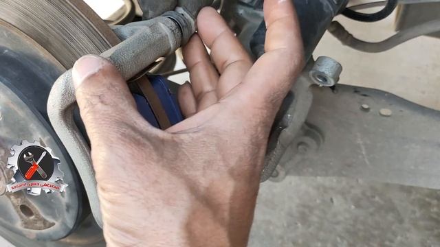 طريقتين لتغيير تيل الفرامل الكهربائية للسيارة بسهولة وامان смотреть онлайн