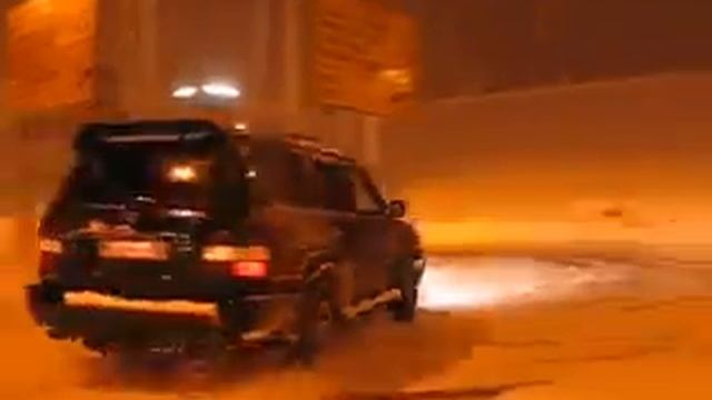 Toyota Land Cruiser 100 Snow Drift смотреть онлайн