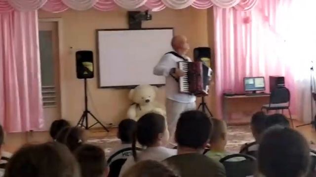 Полька Розамунда / Аккордеонист смотреть онлайн
