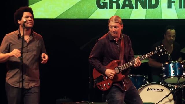 Derek Trucks Performs "Meet Me in the Bottom" at Guitar Center's King of the Blues 2010 смотреть онлайн