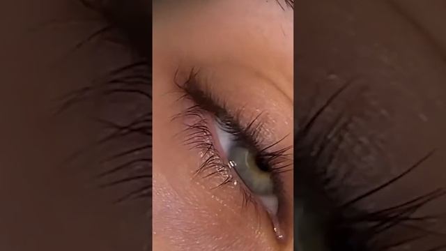 ? Get Stunning Eyelashes with Gentle Heat! Keeps Your Lashes Curled All Day Long!?#viral #beautytip смотреть онлайн