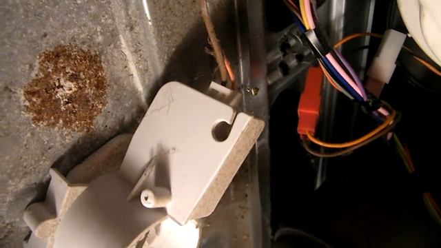 Looking inside the Indesit IDL 51 Dishwasher after 12 Years of flawless service смотреть онлайн