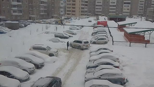 Kia Sorento дубль пятый застрял, втащили, дальше что делать? смотреть онлайн