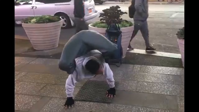 Невероятно гибкий парень смотреть онлайн