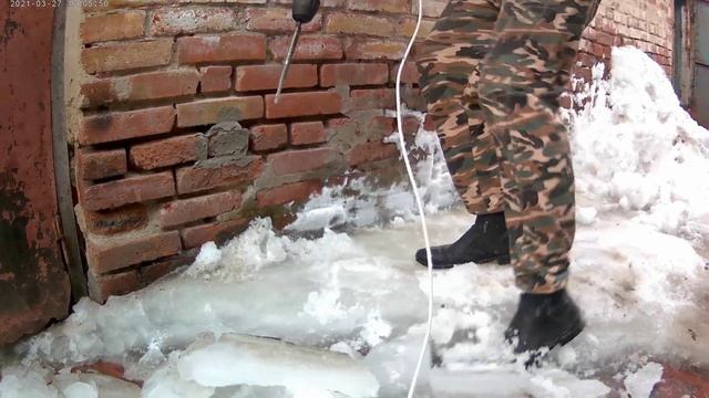 Необычный способ уборки льда смотреть онлайн