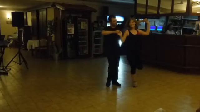 Meglepetéstánc - bachata смотреть онлайн