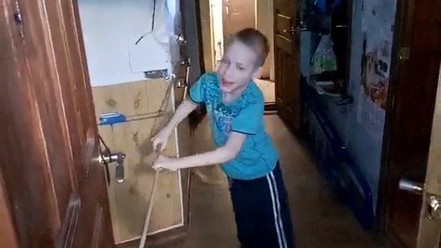 Влог:наша рассада/Илюша ходит за канат/стих/песня смотреть онлайн
