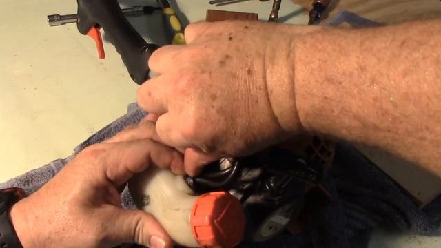 How to Do Maintenance on Echo GT-225 Gas Weedeater смотреть онлайн