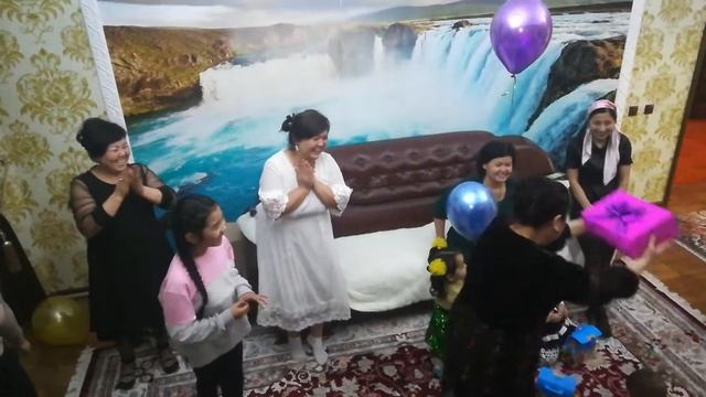 Новогодный подарки#1 смотреть онлайн