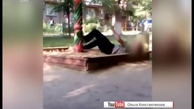 Заигрался. Безумец из Челябинска устроил акробатическое шоу на детской площадке ВИДЕО смотреть онлайн
