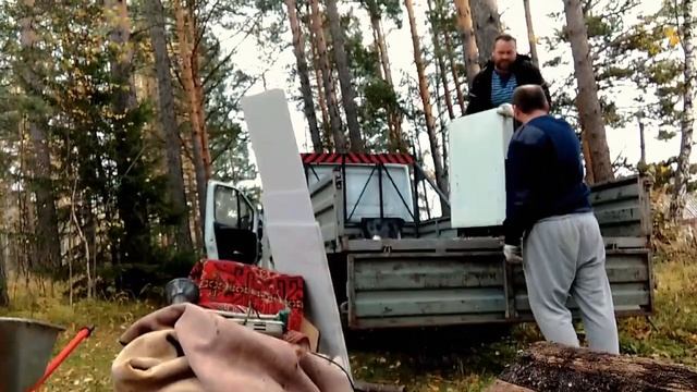 1 октябрь 2022. Богатырь Иван! У нас холодильник. И снова осень. Наша дача.