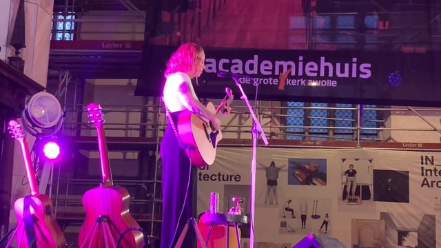 Anneke van Giersbergen - Valley of the Queens (Ayreon cover) - Live at de Grote Kerk Zwolle смотреть онлайн