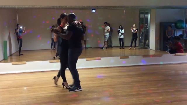 Kizomba Beginners + Demo_David & Aurelie_Latin Dance House_24Nov16 смотреть онлайн