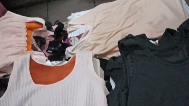 Утренний дешёвый базар в Бек Барака/Ёйма Бозор/Низкие цены #базар #tashkent #обзор_одежды #ипподром смотреть онлайн