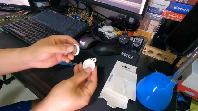 UAG Dot Keychain for AirTag - Silent unboxing смотреть онлайн