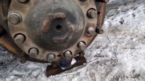 Снимаю ступицу, замена сальник ступицы камаз евро