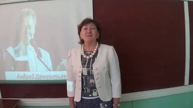 Страна читающая Лавриненко Наталья читает стихотворение А Дементьева Никогда ни о чем не жалейте смотреть онлайн