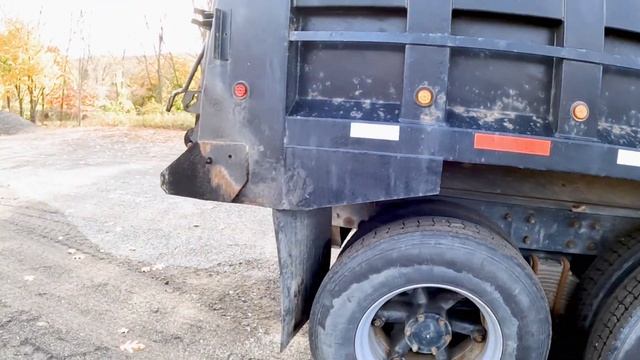 FEATURED TRUCK OF THE WEEK: 1993 Mack CH613 Tri Axle Dump Truck - TRO 0120221 смотреть онлайн