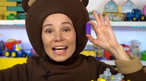 Маленькая Вера  - Распаковка - Игра для детей малышей охотимся на мышей