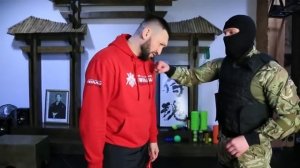 ИНСТРУКТОР СПЕЦНАЗА ШТОРМ СМОТРИТ НОЖЕВОЙ БОЙ  КОРЕЙСКОГО СПЕЦНАЗА(한국 특수 부대 칼 싸움)