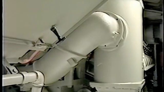 Amtrak P42 Loco 7FDL-V16 engine compartment|Engine startup and lube, air and fuel cycles|Alternator смотреть онлайн